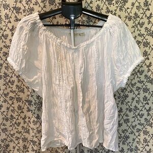 Andrew & Co White Crinkle Blouse